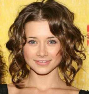 Medium Short Hair Curled Images